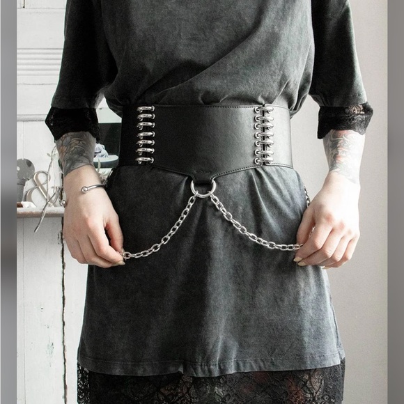 Disturbia | Suture Belt - Picture 1 of 6